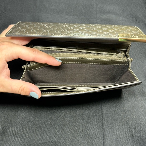 🩶GUCCI Metallic Gray Patent Microguccissima Wallet, Italy🩶 - Picture 10 of 14